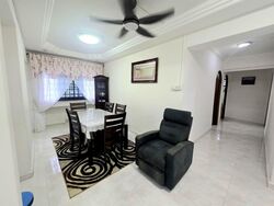 Blk 728 Tampines Courtview (Tampines), HDB 5 Rooms #580913421